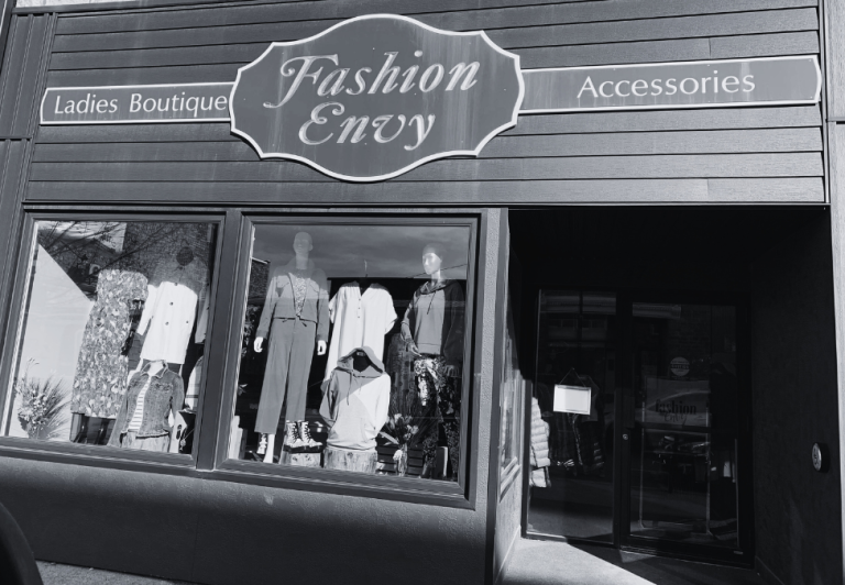 Store Front of Fashion Envy in Perth Ontario